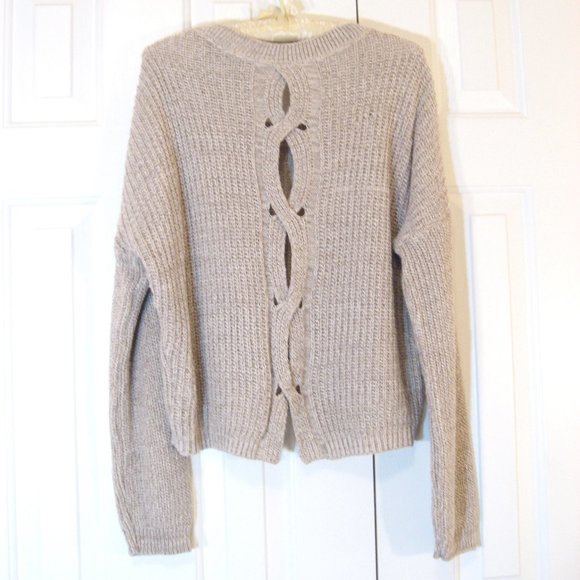 Express | Cable Knit Keyhole Back Pullover Sweater - Picture 6 of 9